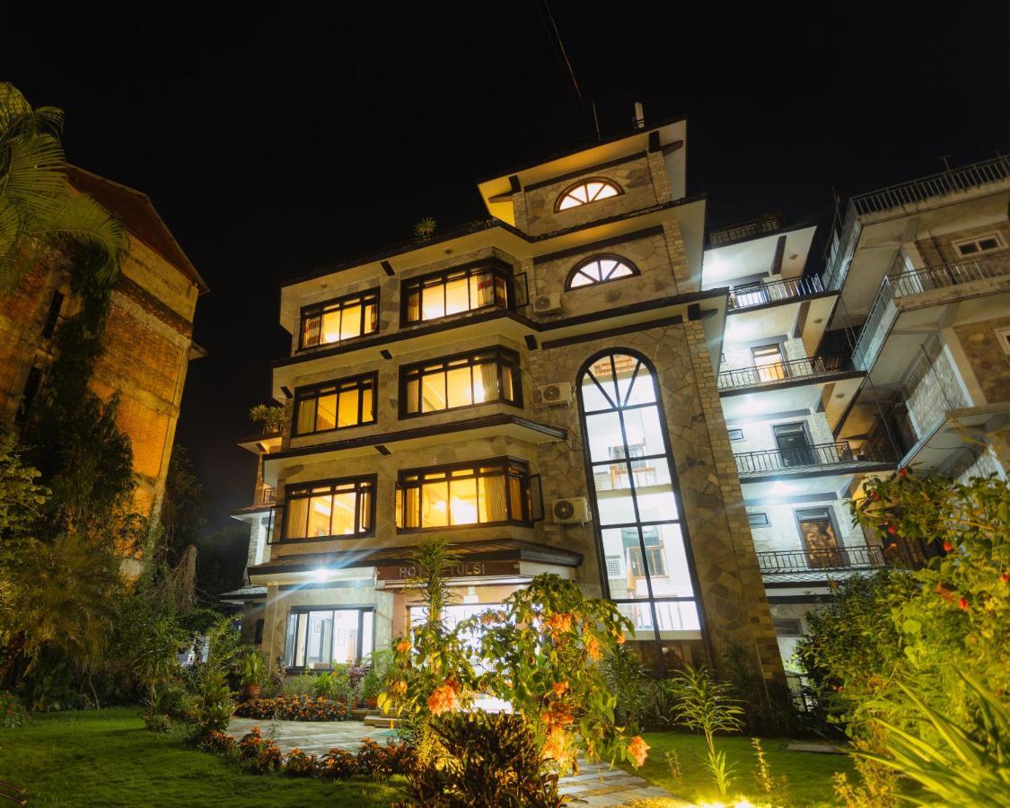 Hotel Tulsi Покхара Экстерьер фото
