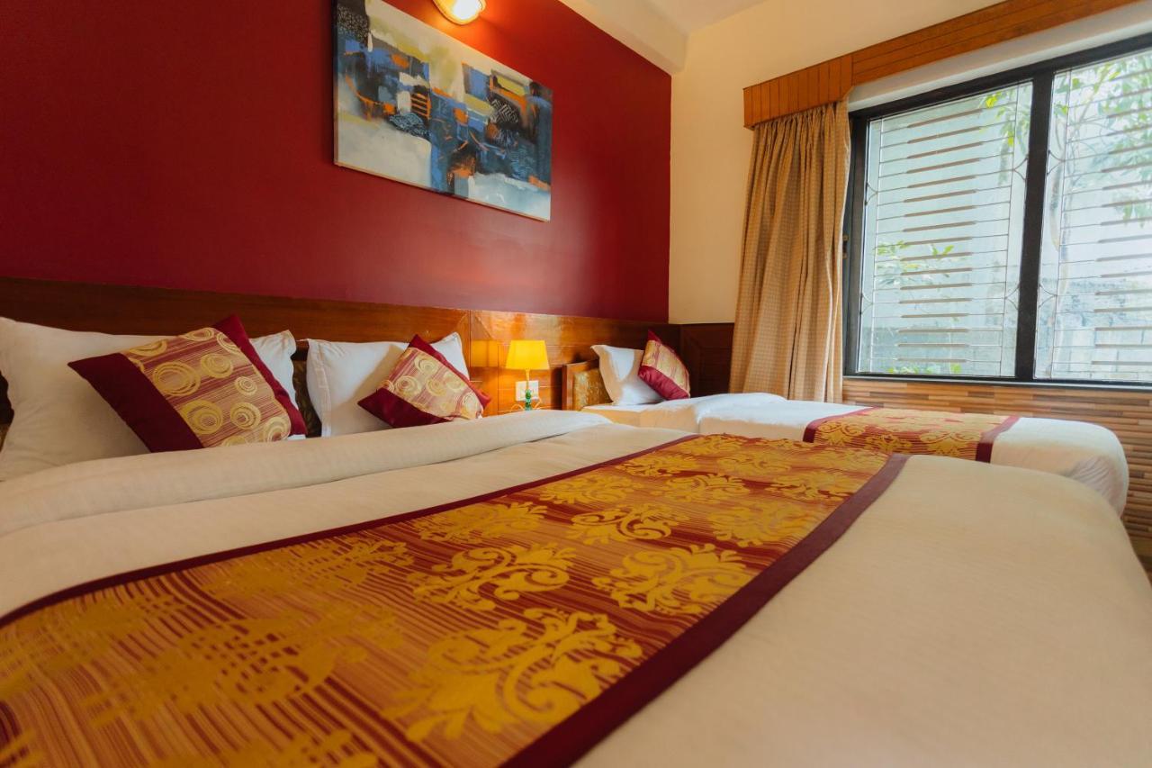 Hotel Tulsi Покхара Экстерьер фото