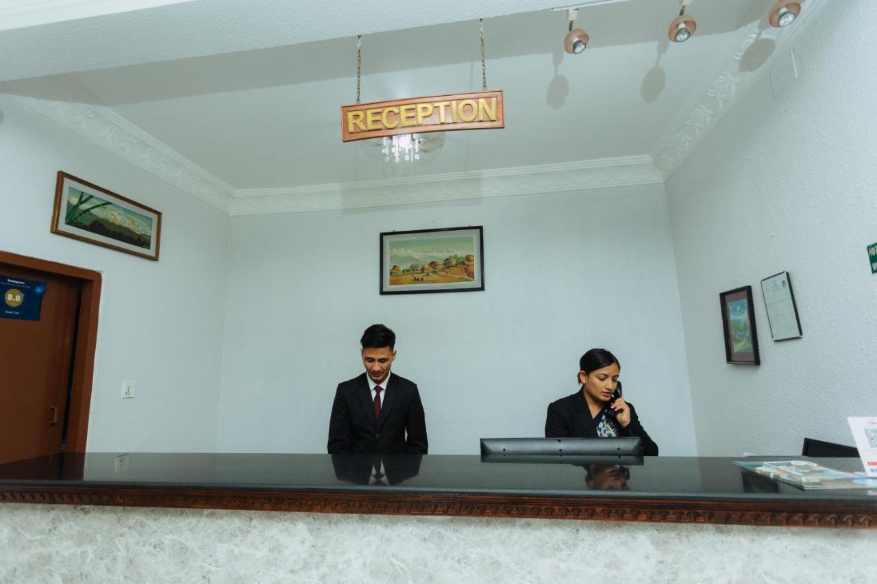Hotel Tulsi Покхара Экстерьер фото