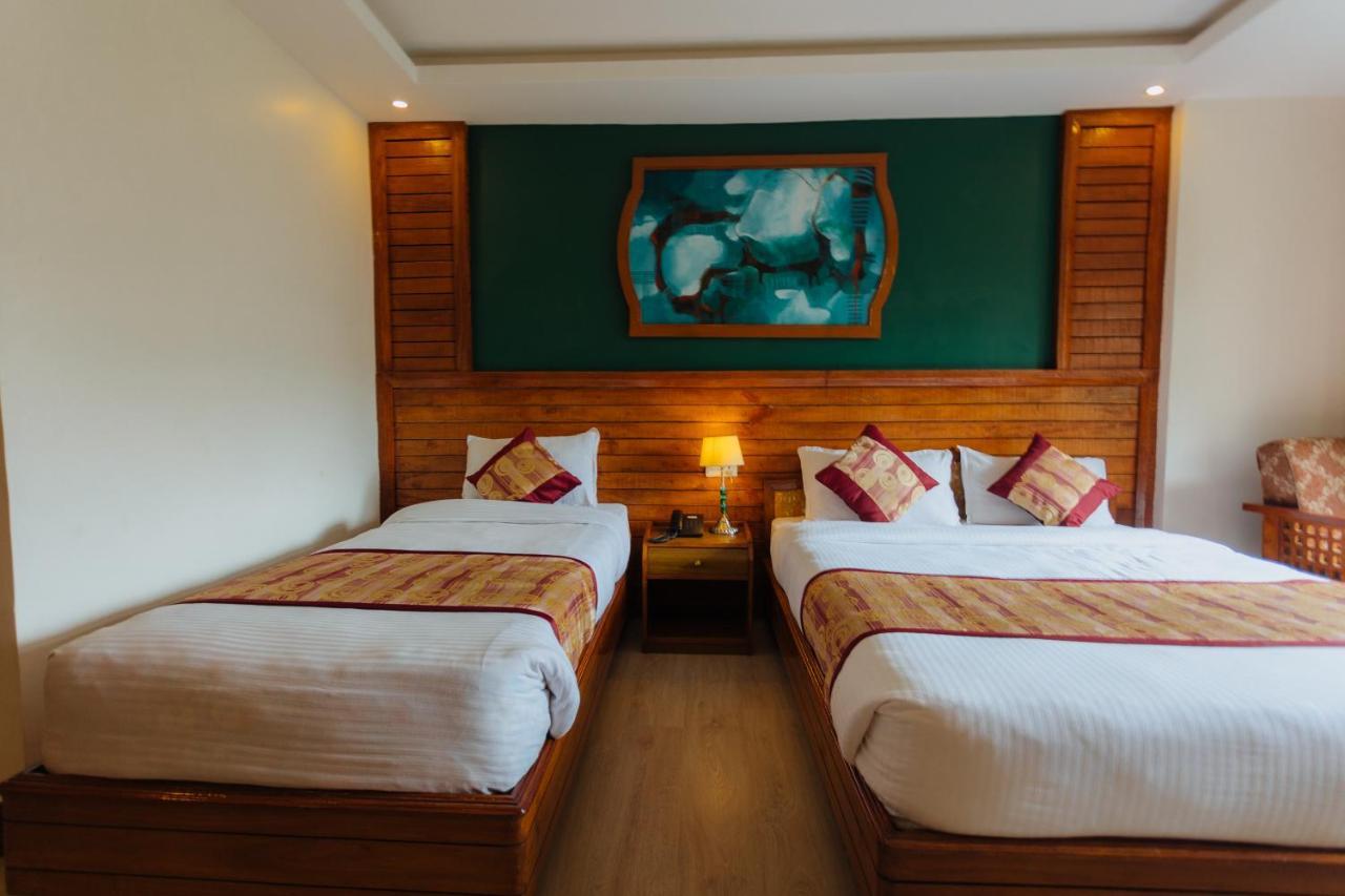 Hotel Tulsi Покхара Экстерьер фото