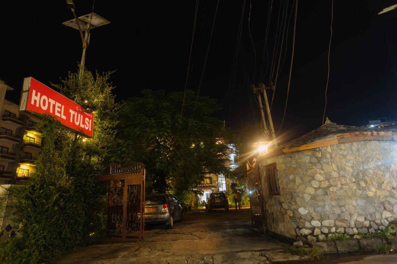 Hotel Tulsi Покхара Экстерьер фото