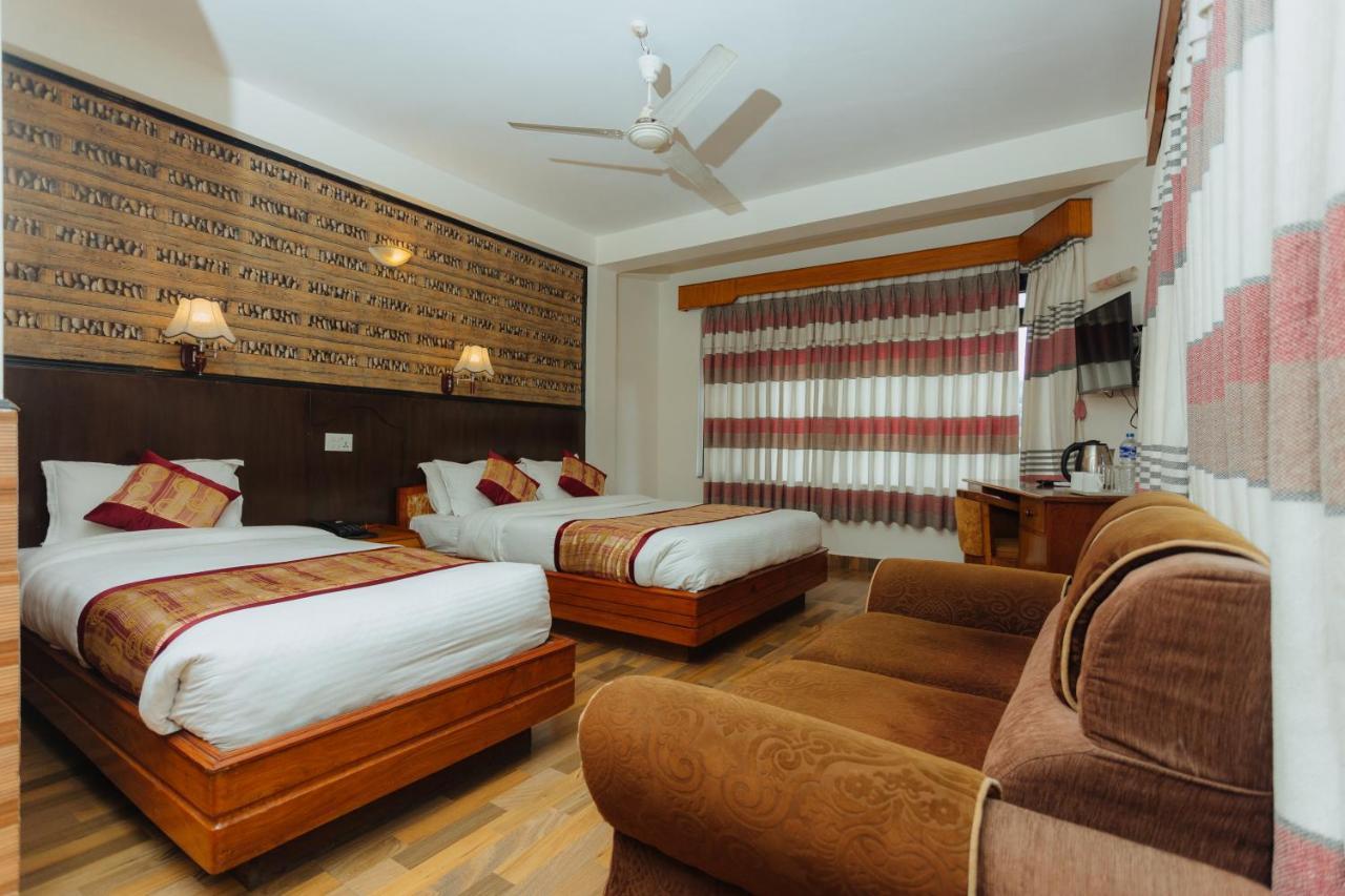 Hotel Tulsi Покхара Экстерьер фото