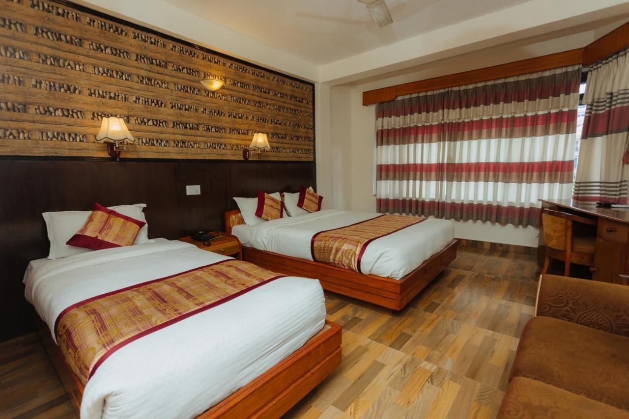Hotel Tulsi Покхара Экстерьер фото
