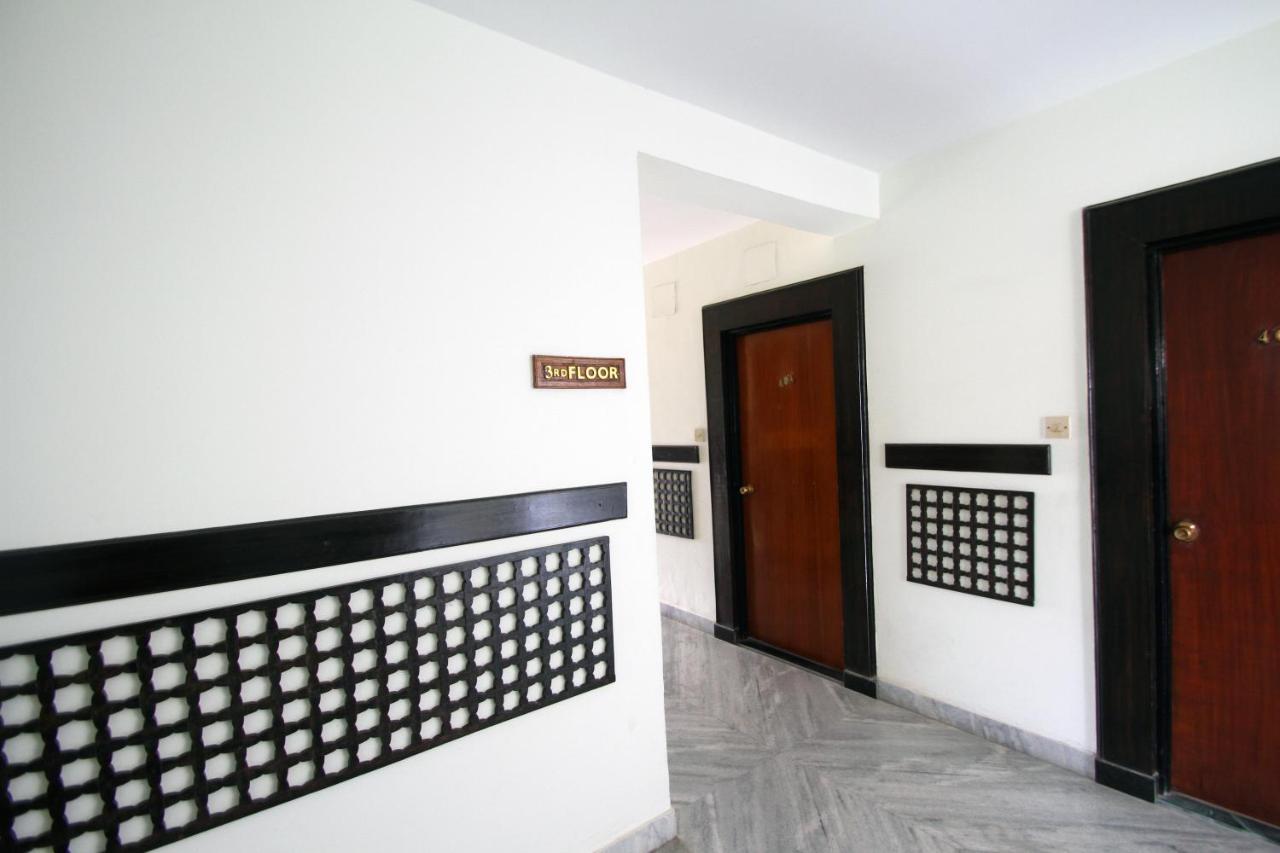 Hotel Tulsi Покхара Экстерьер фото