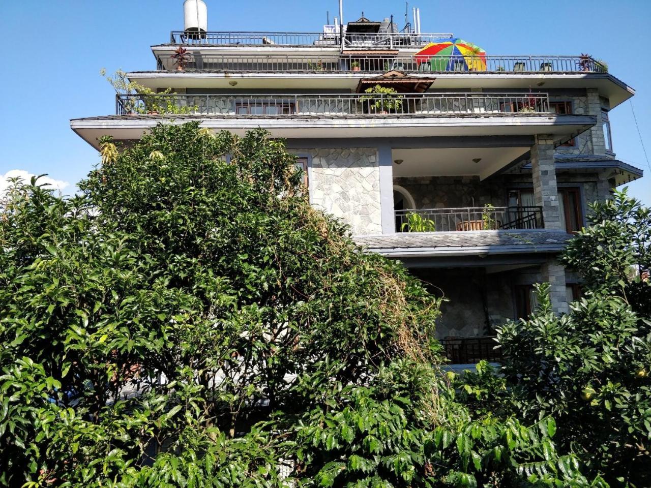Hotel Tulsi Покхара Экстерьер фото