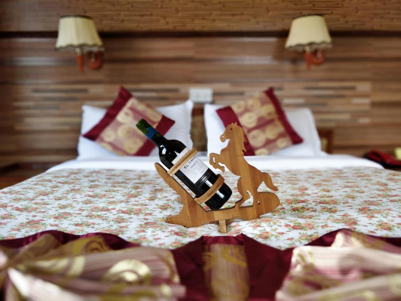 Hotel Tulsi Покхара Экстерьер фото